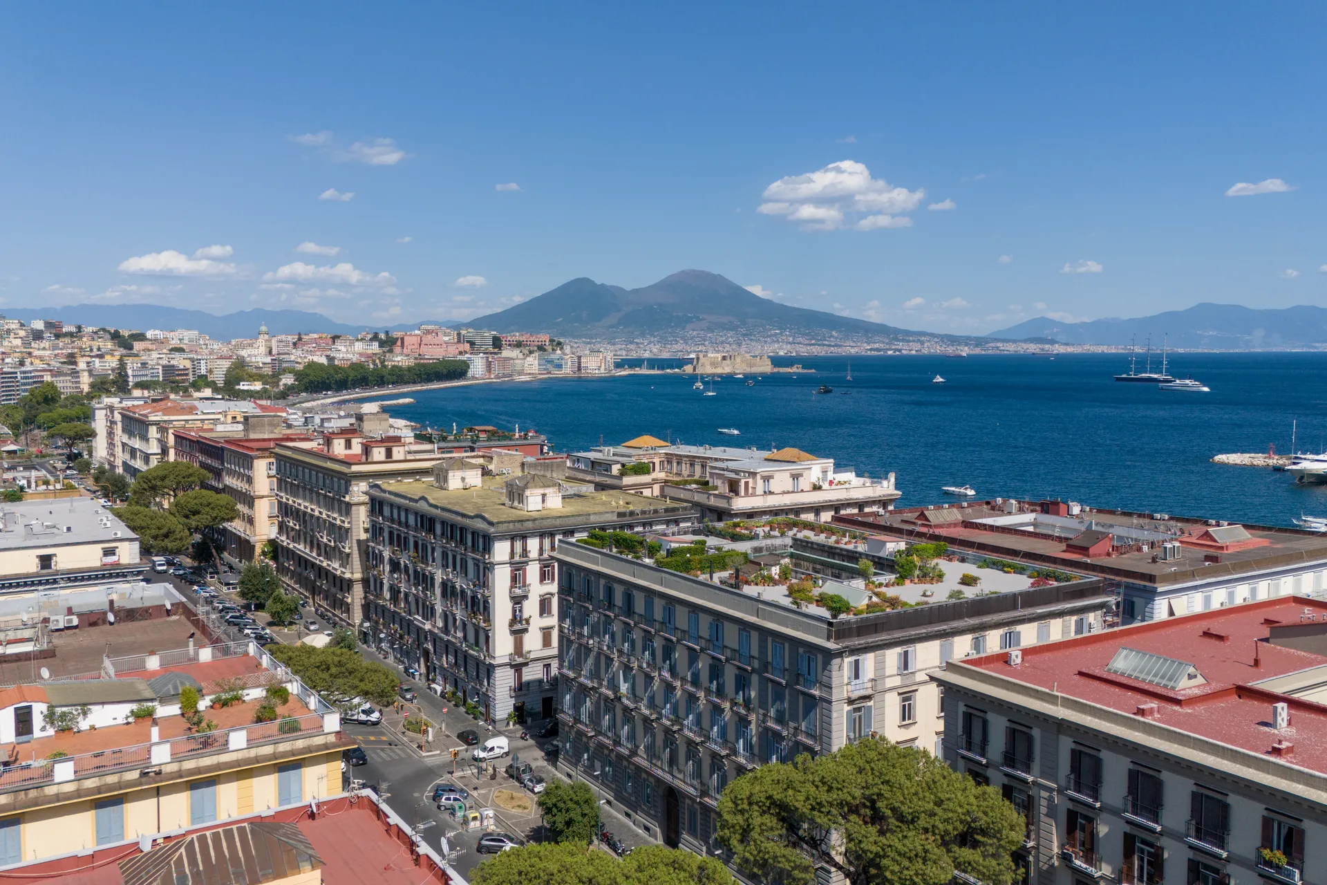 Spazi comuni Sannazaro Suites — vista sul Golfo di Napoli