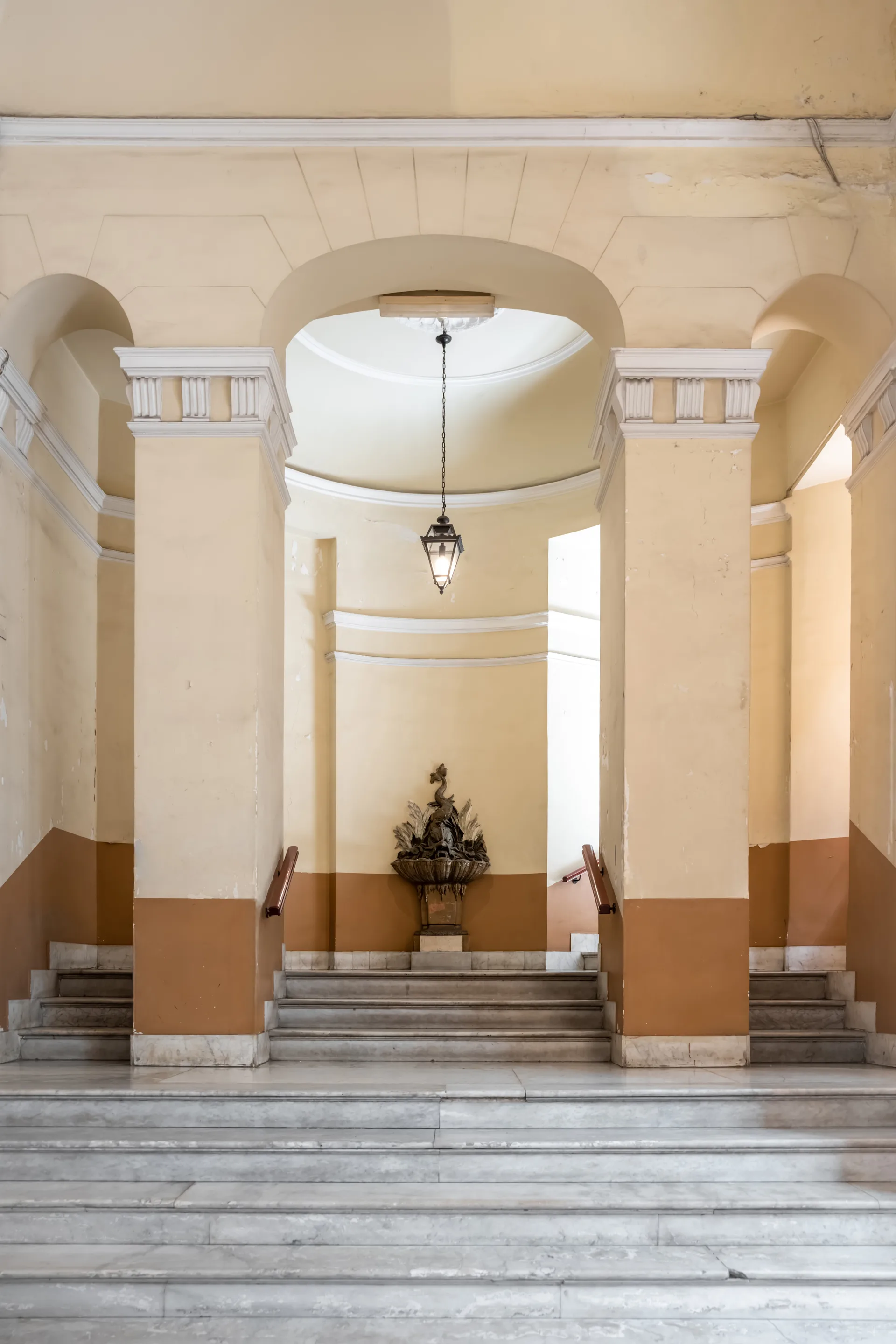 Spazi comuni Sannazaro Suites — ingresso e scale